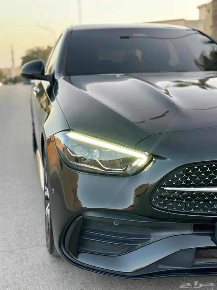 مرسيدس C300 ماشي 47 الف بحاله الوكاله 40