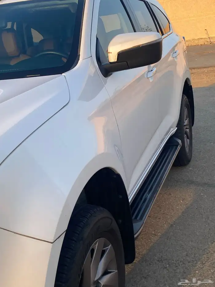 ايسوزو ام يو اكس موديل 2023 فل كامل 10