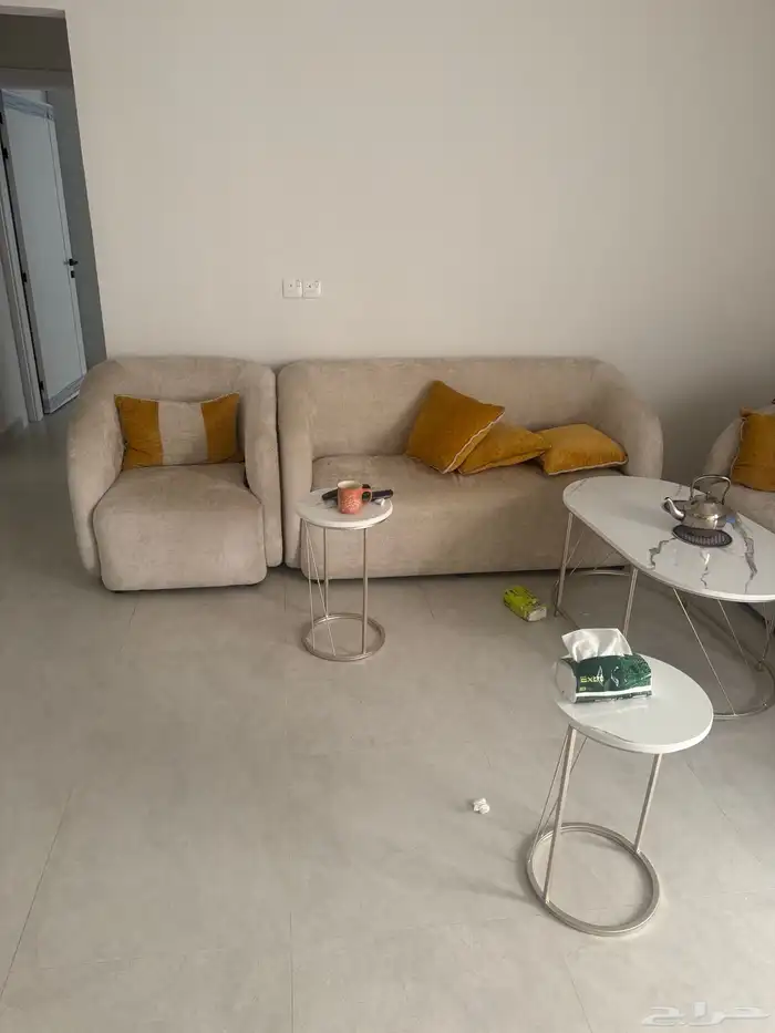 غرفة نوم وثلاجه وفرن وكنب 2