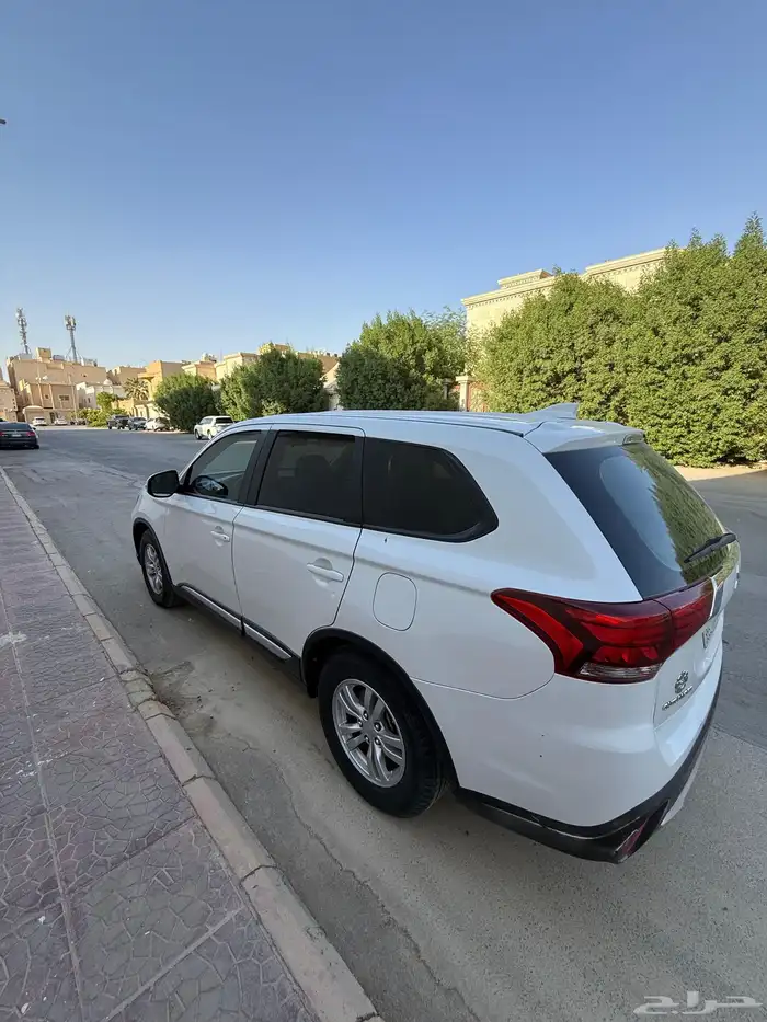 ميتسوبيشي اوتلاندر موديل 2017 2