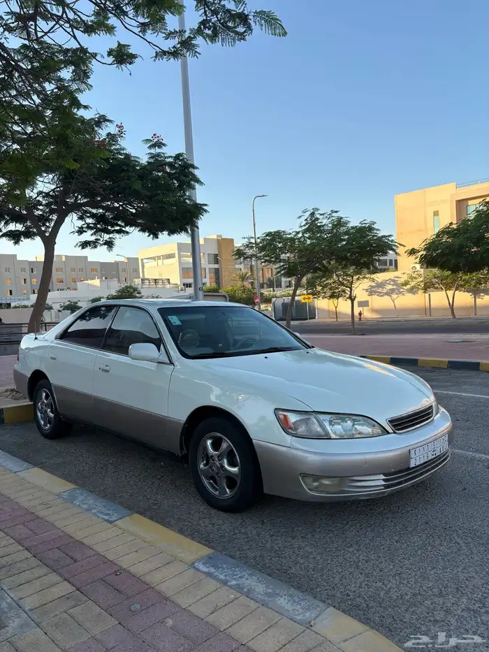 للبيع لكزس ES300 موديل 1998 0