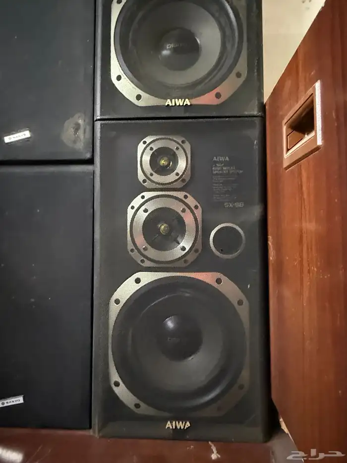 للبيع سماعات نظيفة جدا خشب 2