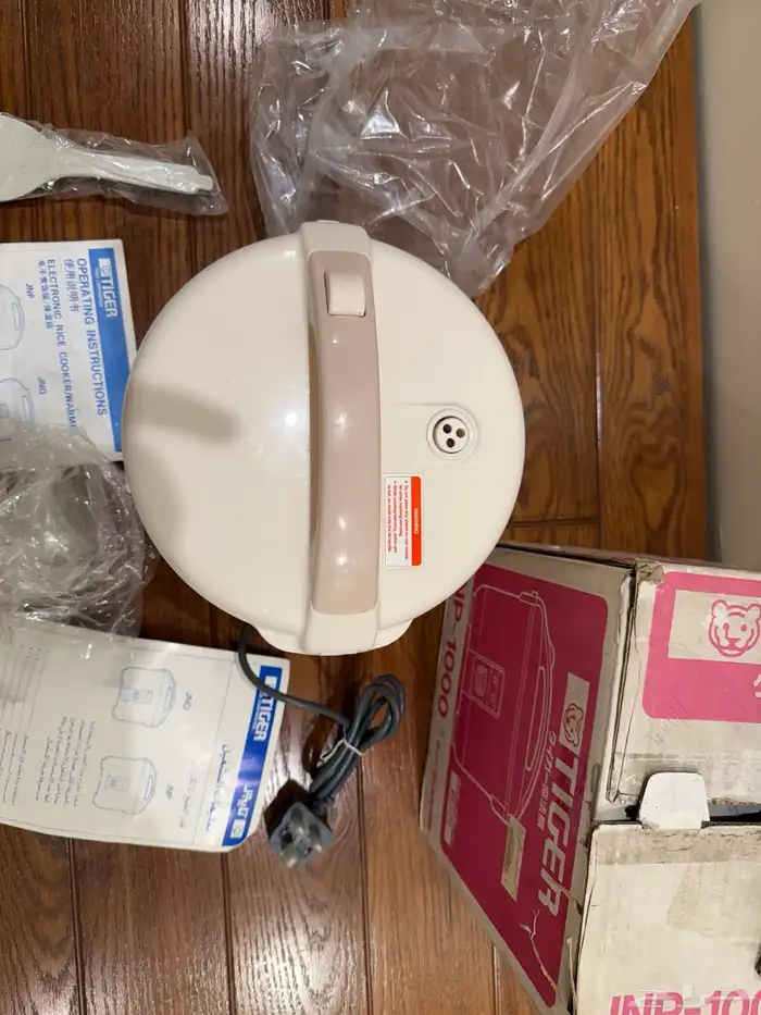 طباخ أرز من شركة تايجر اليابانيه rice cooker 3