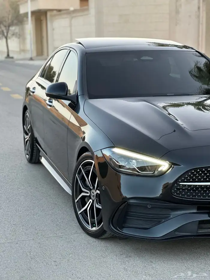 مرسيدس C300 ماشي 47 الف بحاله الوكاله 50
