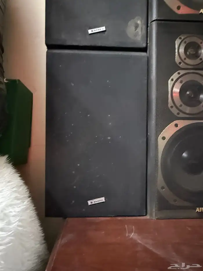 للبيع سماعات نظيفة جدا خشب 3