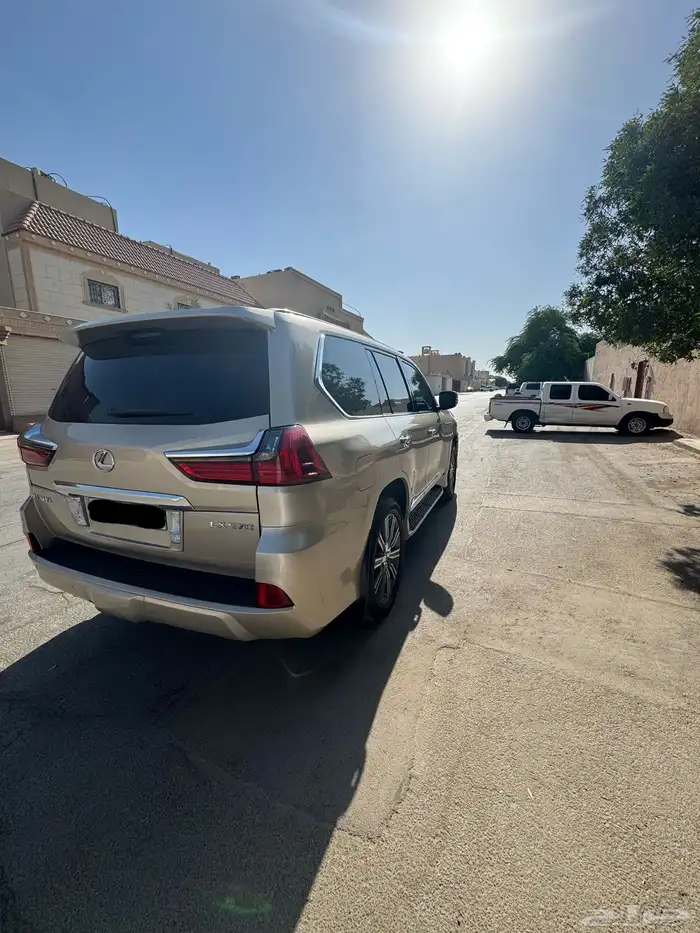 جيب لكزس LX570 موديل 2017 13