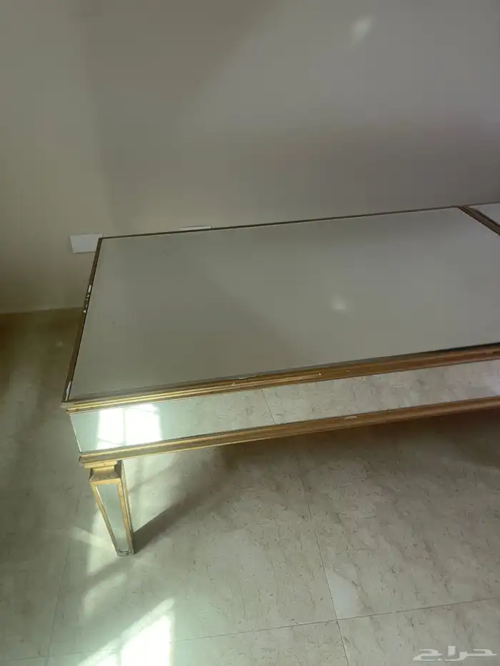طاوله اساسيه و3 خدمه ومدخل ضيافه فصلته. 2500 1