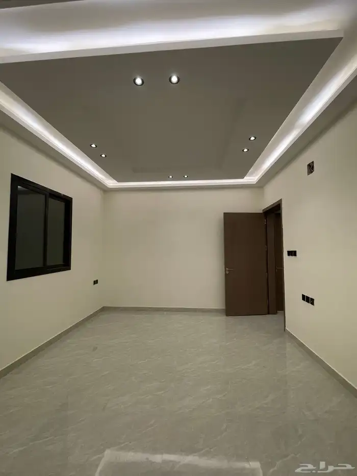 دور أول ويتوفر شقق وفلل 8