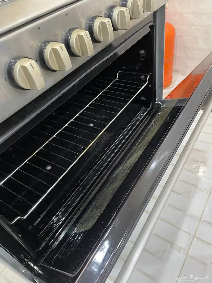 فرن ايطالي نظيف للبيع 1