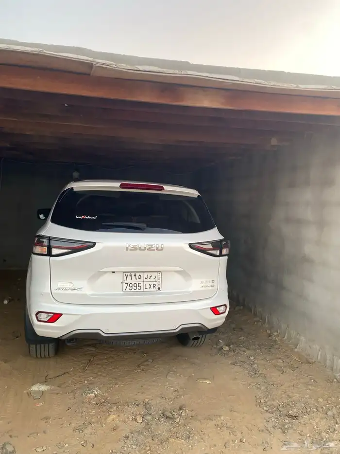 ايسوزو ام يو اكس موديل 2023 فل كامل 0