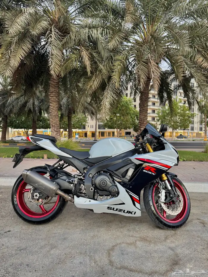 Suzuki GSXR-750 دباب ريس سزوكي 1