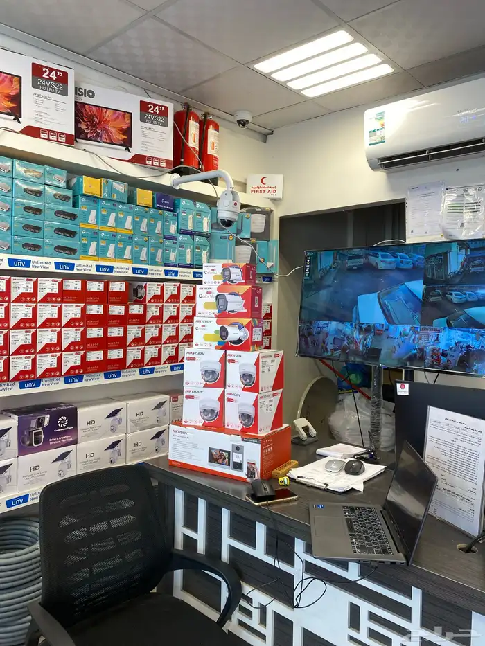 محل كاميرات مراقبة بالمدينة مع فريق تركيب فنيين مختصين 0