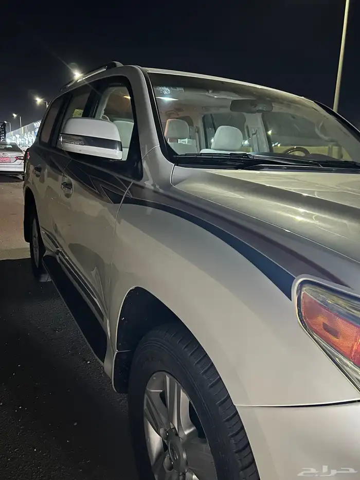 جيب تايوتا لاند كروزر 11