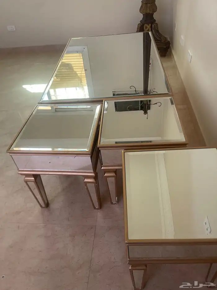 طاوله اساسيه و3 خدمه ومدخل ضيافه فصلته. 2500 0