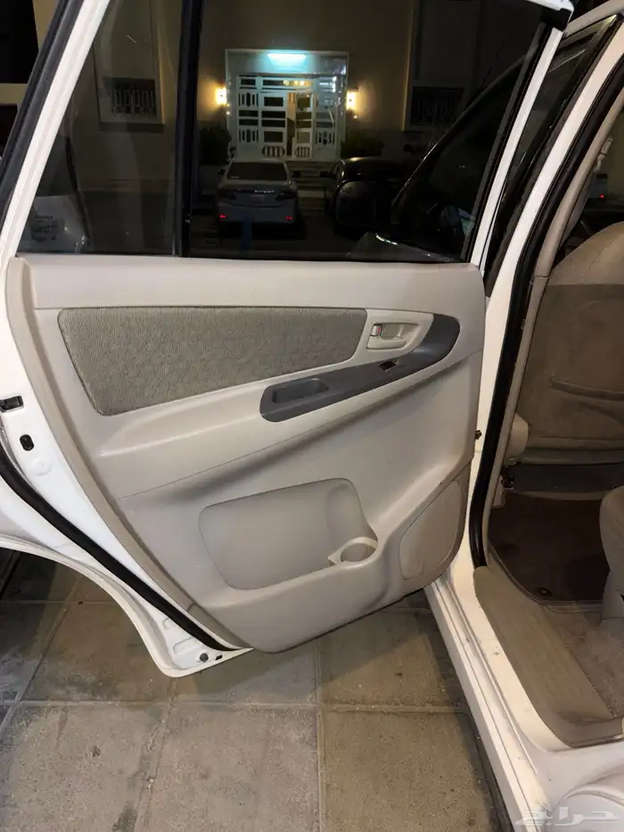 تويوتا أنوفا مديل 2012 استخدام شخصي 13