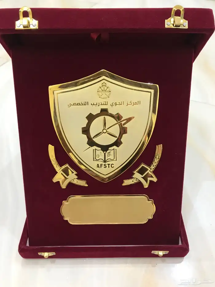 ميداليات واعمال معدنية 10