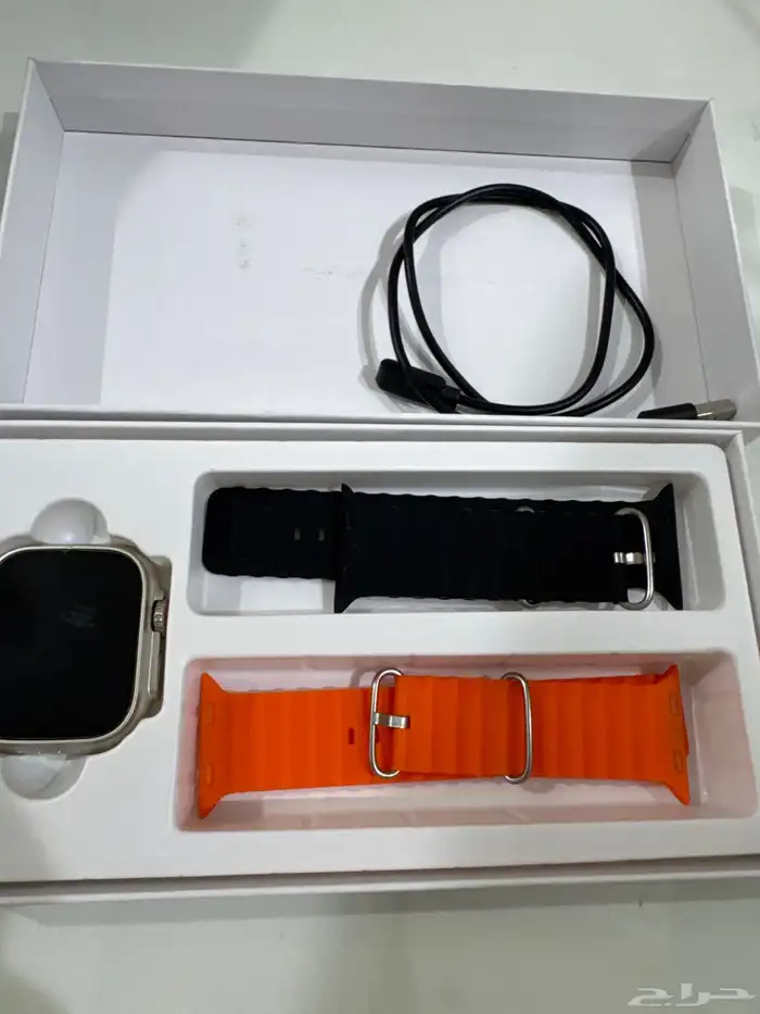 ساعة إلكترونية شبيهة ابل فيها مكان الشريحة وفيها تطبيق 0