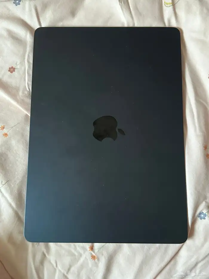 للبيع لابتوبي الماك بوك إير 1