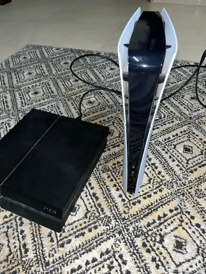 سوني فايف و سوني 4 و طاولة 0