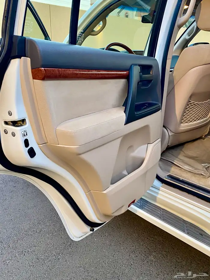 تويوتا لاند كروزر 2015 13