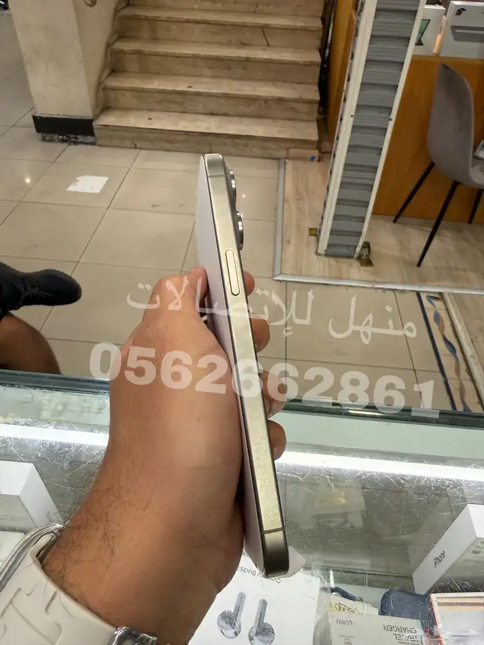 للبيع ايفون 15 برو ماكس 512 مستبدل من الضمان مااستخدم 5