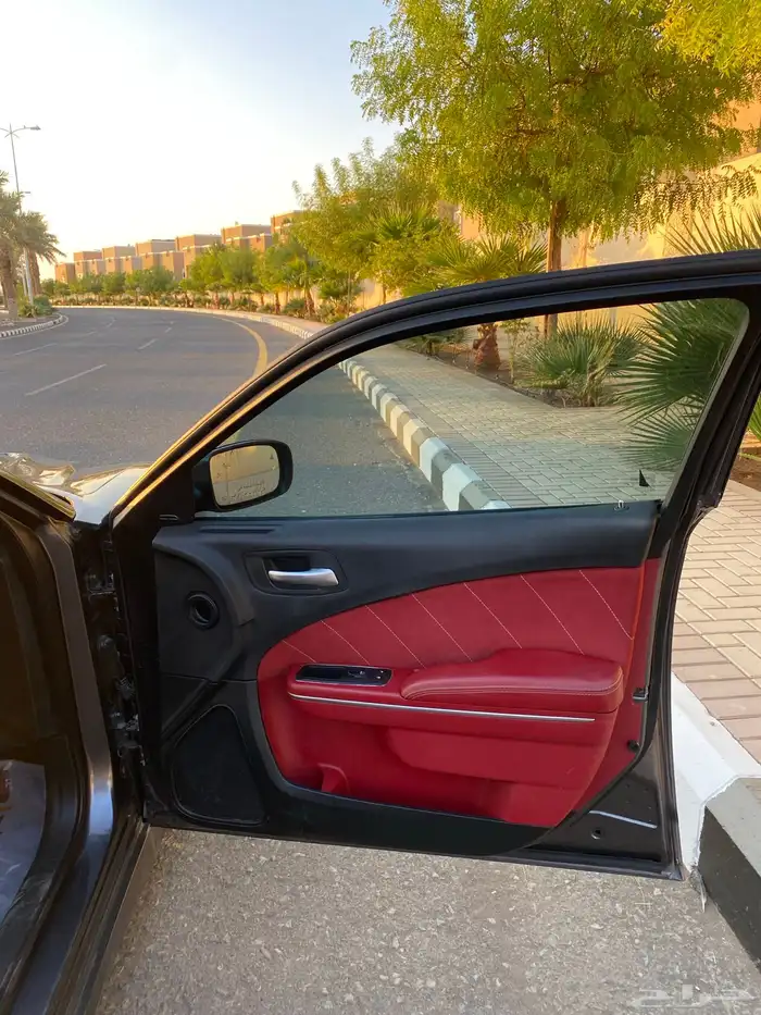 Charger SRT 2014 ممشى قليل 19