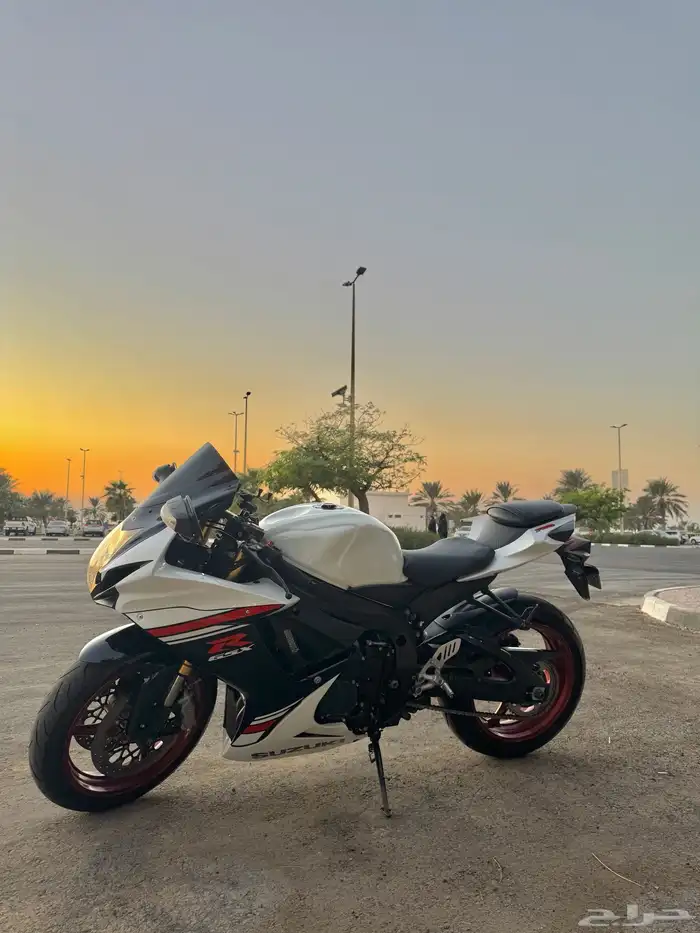 Suzuki GSXR-750 دباب ريس سزوكي 3