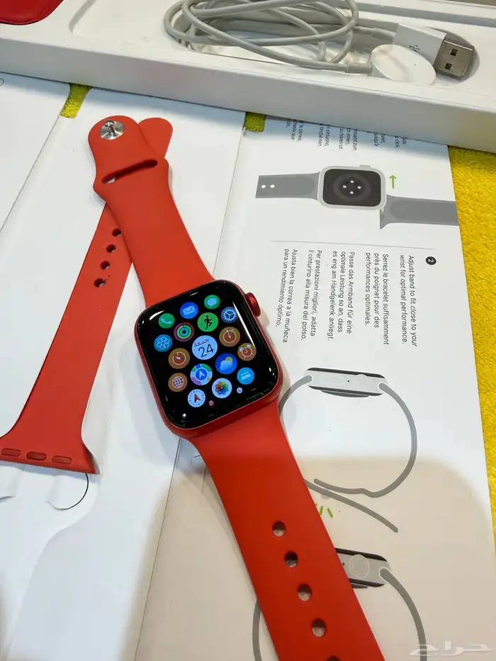 ساعة ابل سريس 6 مقاس 40 مع كرتونها وكامل اغراضها 6