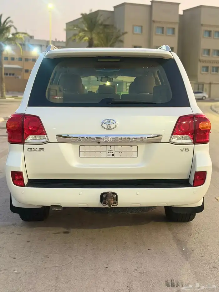 لاند كروزر GXR 2014 فل كامل سعودي وكاله نضييف للمستخدم 12
