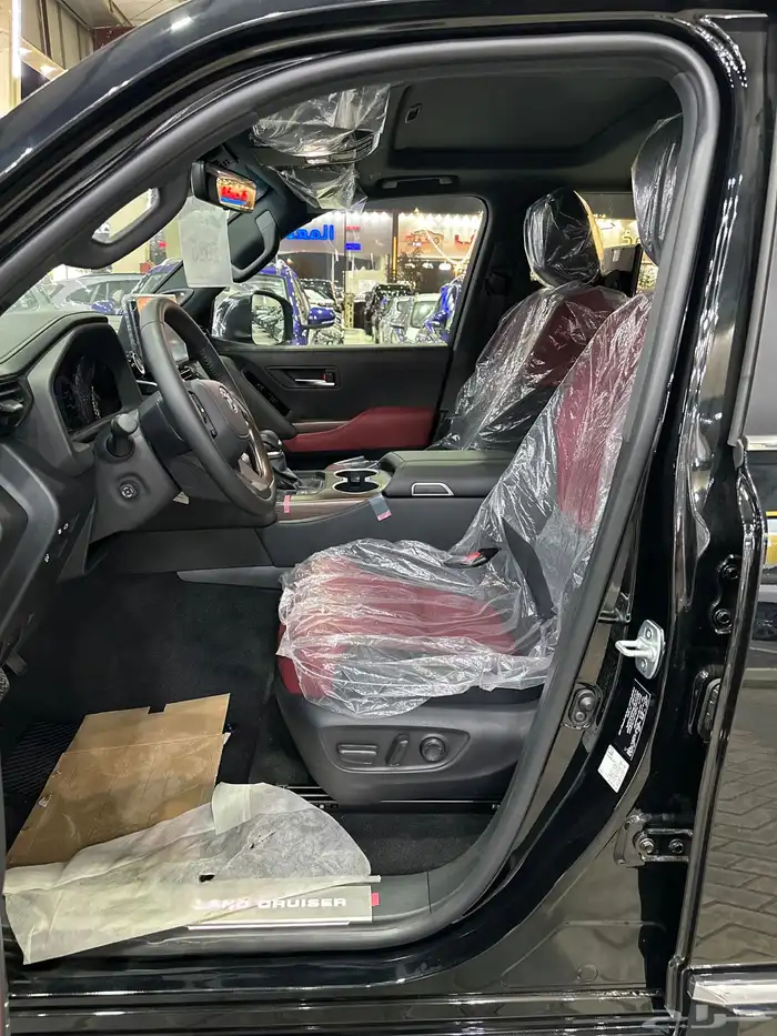 تويوتا لاندكروزر الموديل2025 فل كامل وارد الكويتVX.S 9