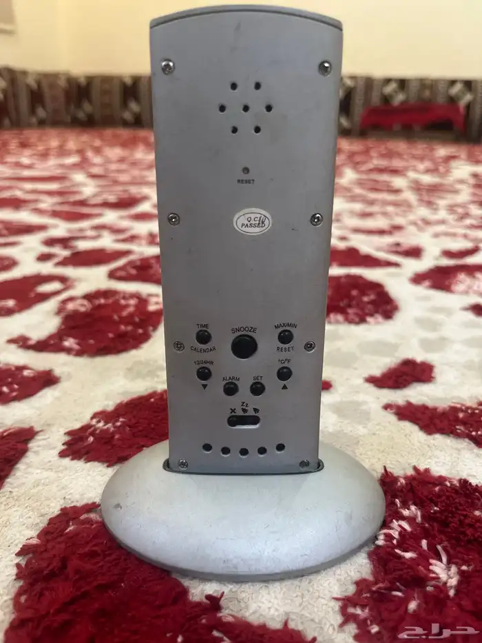 ساعه قديمه مكتوب عليه البنك العربي الوطني 1