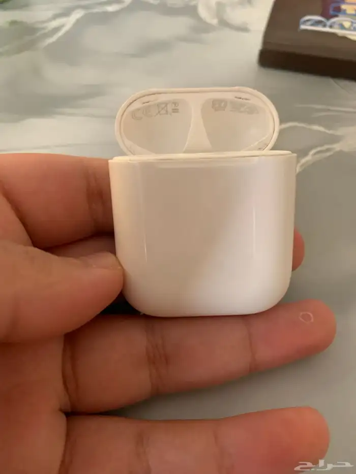 علبة اير بودز الجيل 2 نضيفه 2
