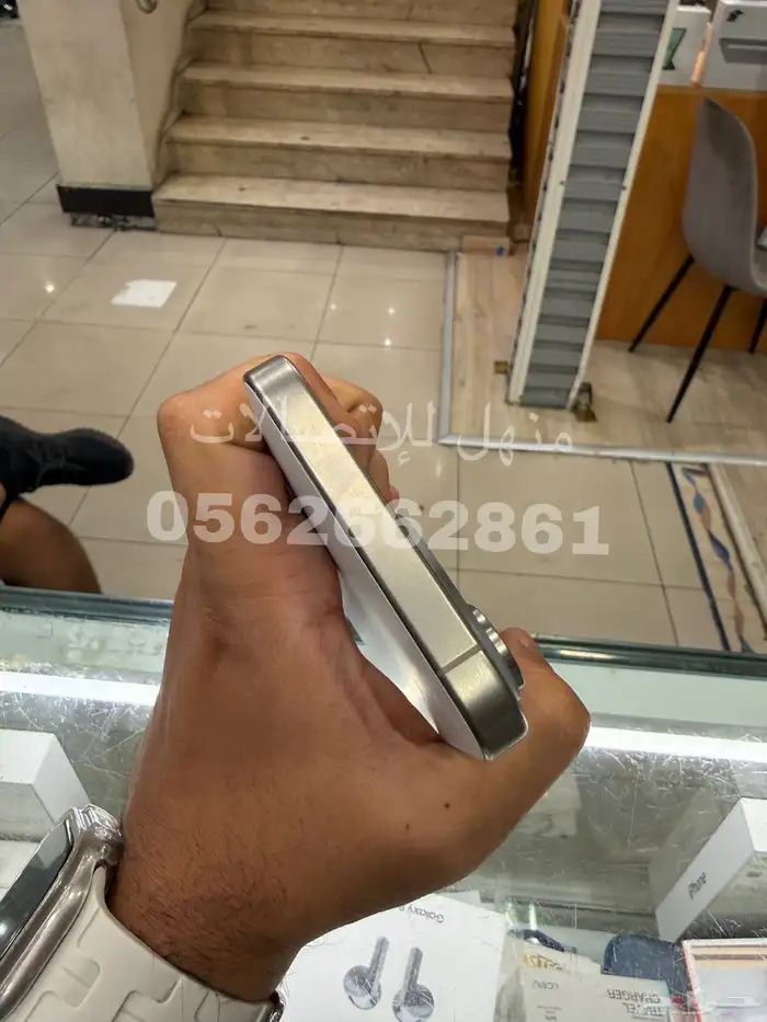 للبيع ايفون 15 برو ماكس 512 مستبدل من الضمان مااستخدم 4