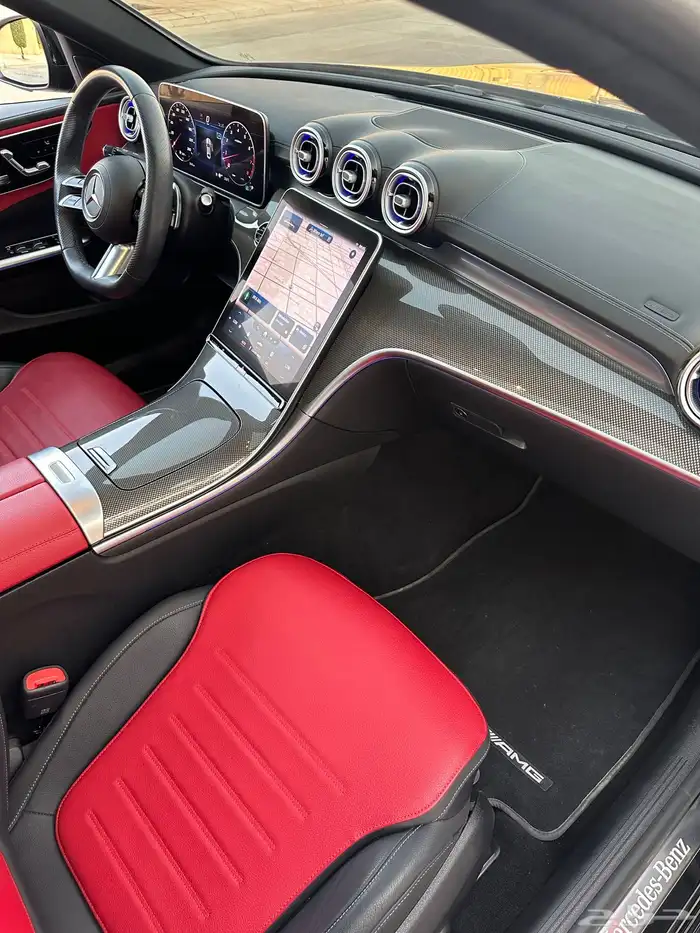 مرسيدس C300 ماشي 47 الف بحاله الوكاله 18