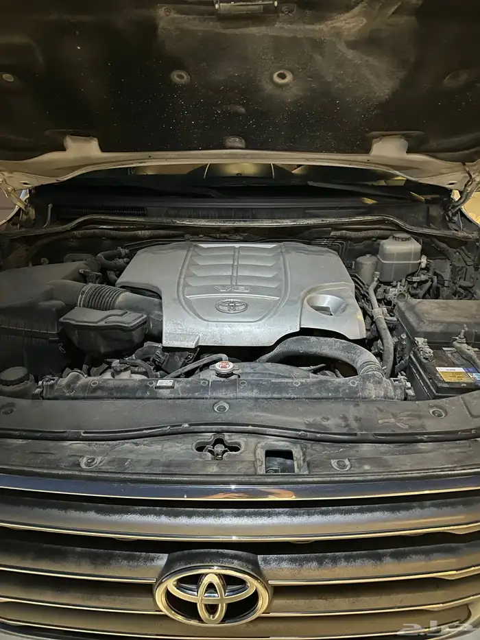 جيب لاندكروزر VXR 60 عام 35