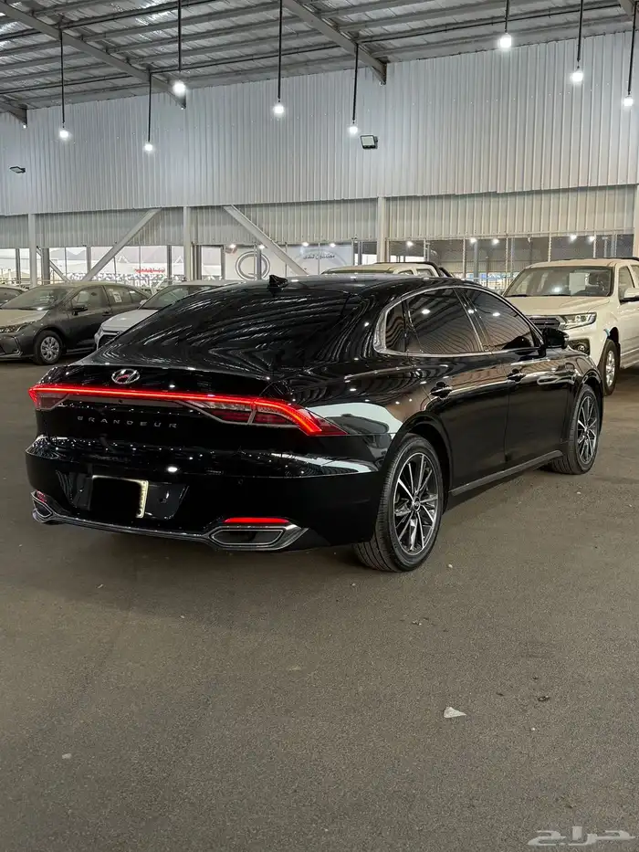 ازيرا 2022 6سلندر بدي وكاله مواصفات الفل 7