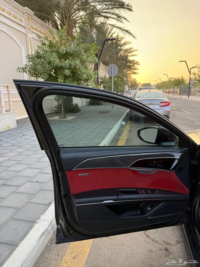 اودي S8 موديل 2021 وارد سعودي كالجديدة عالضمان 18