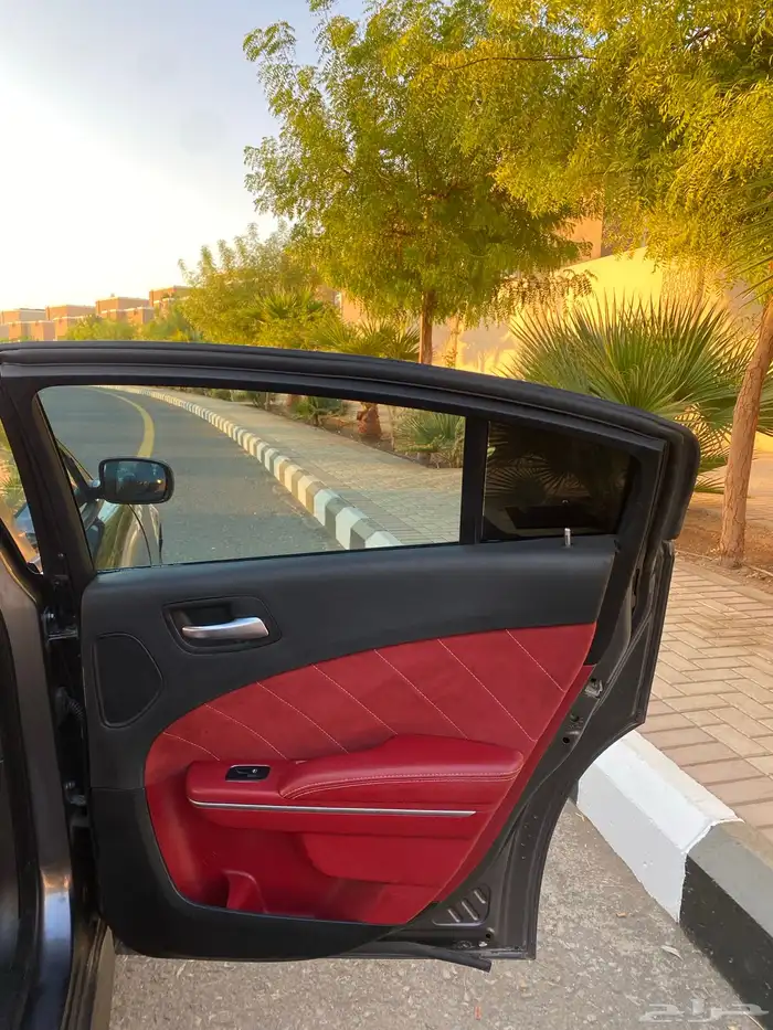 Charger SRT 2014 ممشى قليل 17
