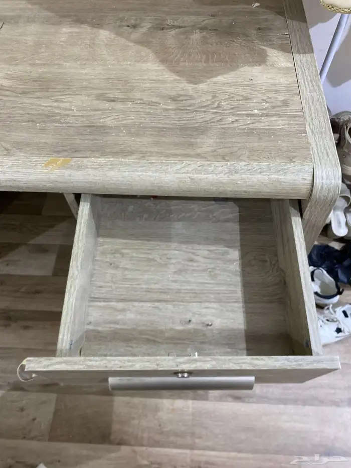 مكتب ايكيا للبيع على السوم نظيف 1