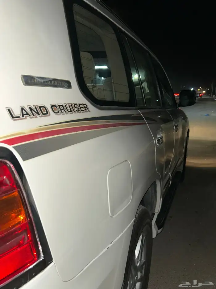 جيب تايوتا لاند كروزر 9