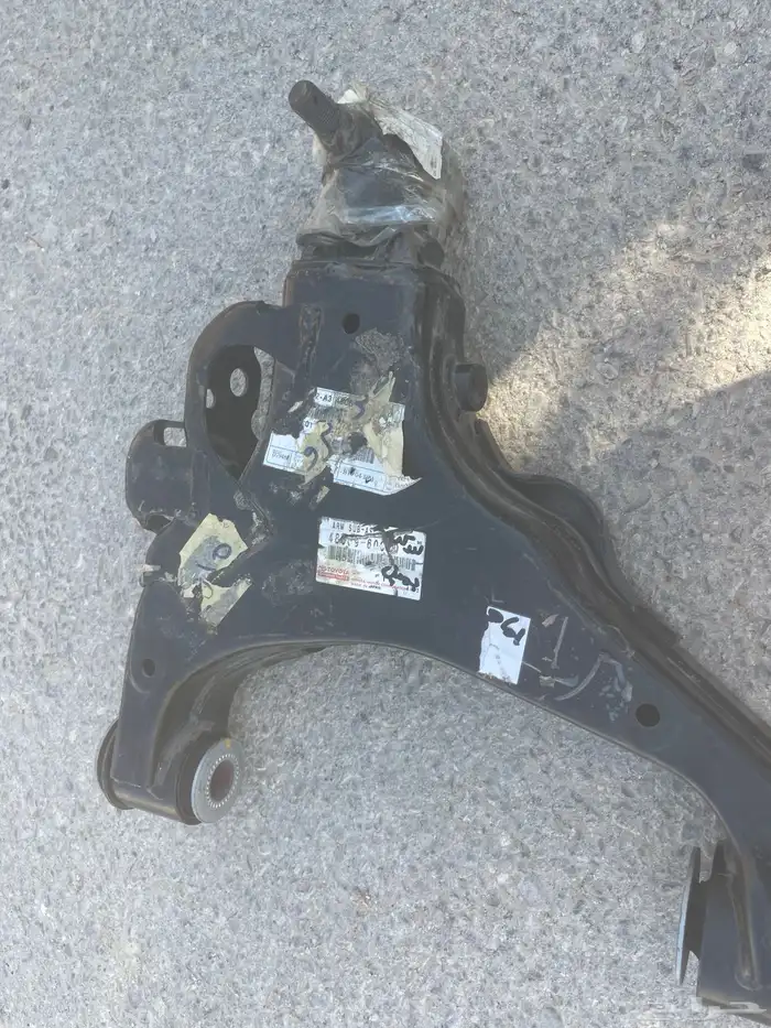 مقص لندكروزر امامي يمين سفلي ومساعدات اماميه شاص 2018 0