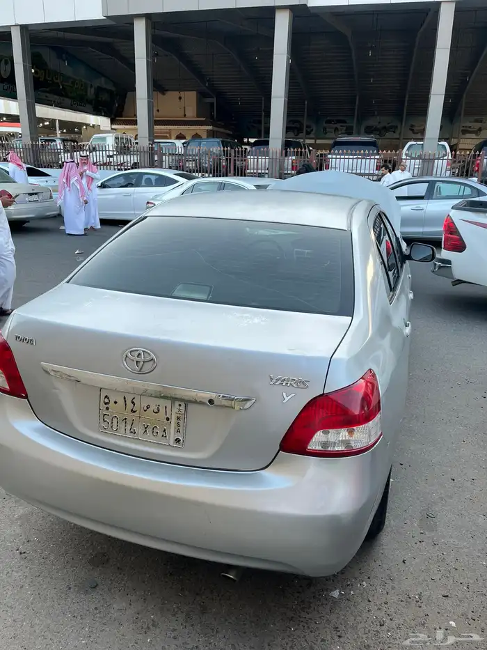 يارس 2009قير عادي نضيفه جدا 3