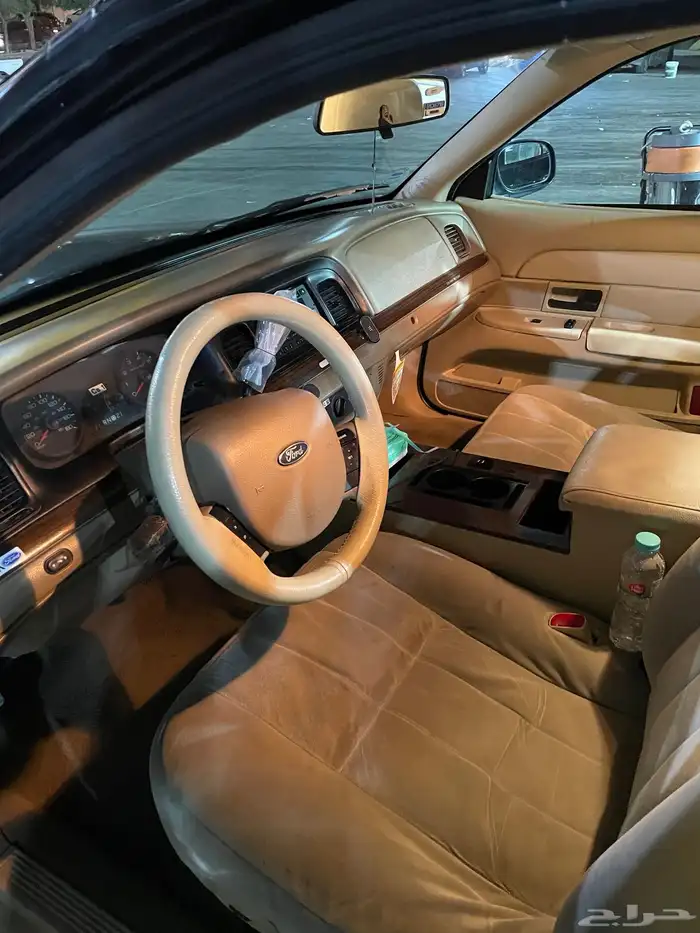 فورد فكتوريا 2010 8