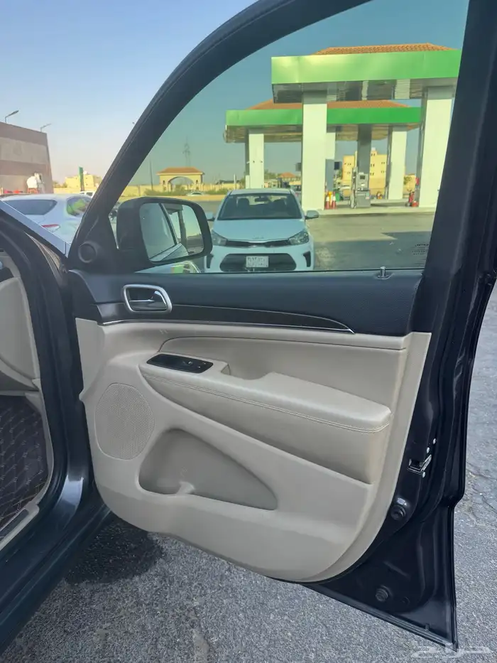 جراند شيروكي 2017 دبل وكالة ممشى قليل 11