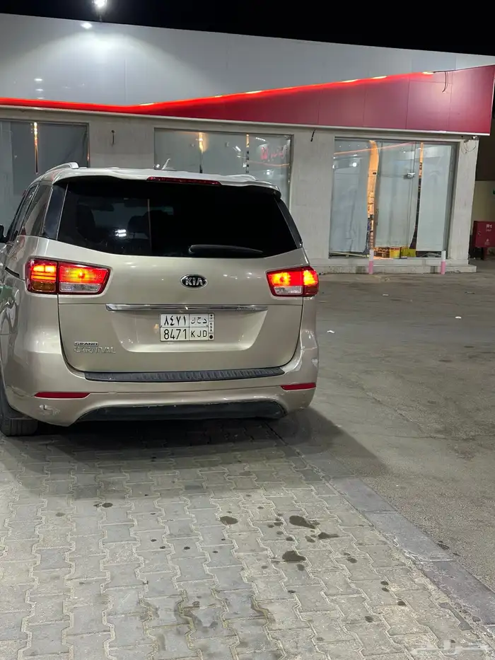 باص كيا كرنفال للبيع 3