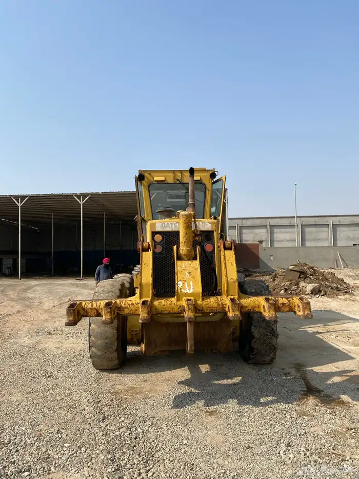 للبيع معدات دركتر D9R قريدر 14G 11
