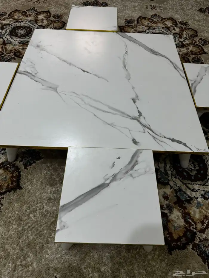 لبيع طاولة و4 خدمة نضيفه 0