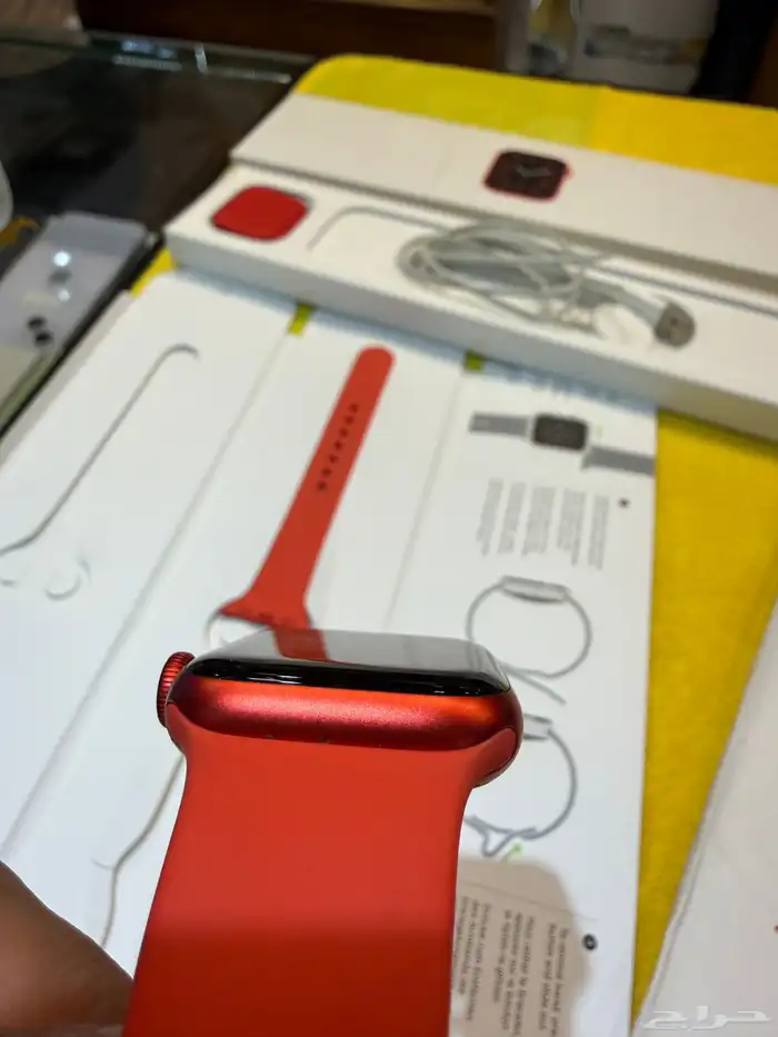 ساعة ابل سريس 6 مقاس 40 مع كرتونها وكامل اغراضها 11