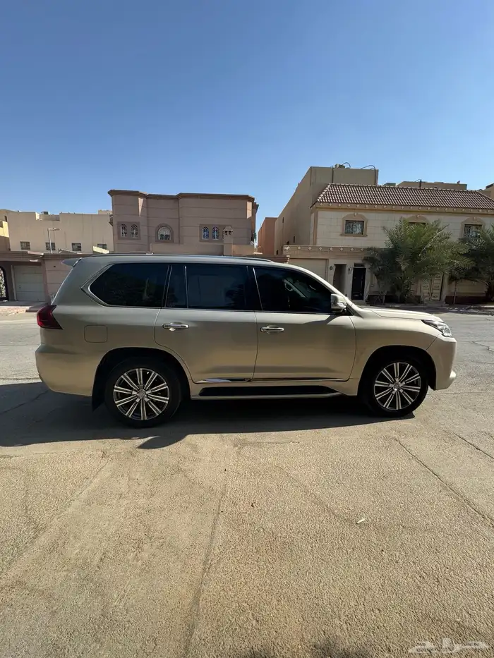 جيب لكزس LX570 موديل 2017 10