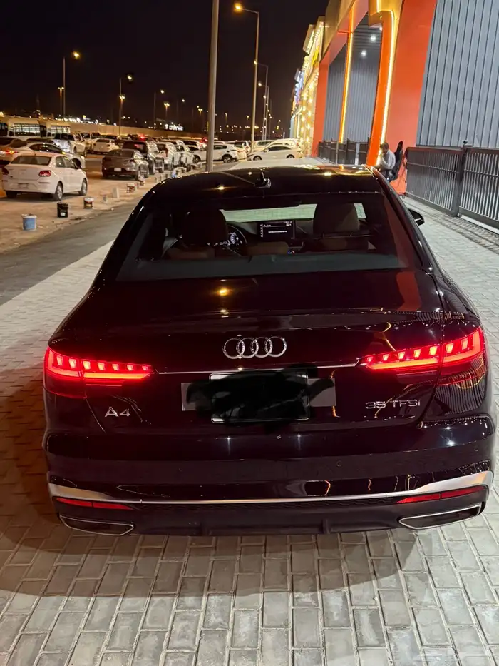 اودي A4 12